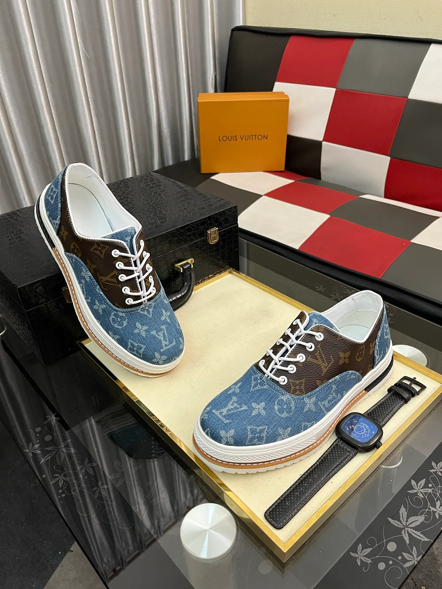 Men's Men's Shoes 💰420⌚️⌚️🇮🇹🇮🇹LV Louis Vuitton. The latest trendy casual shoes are popular in physical stores in sizes 38-44. New spring and summer comfortable imported custom original cowhide, unique jacquard fabric element design. Paired with sheepskin lining, Lv original bottom, [taiyang][taiyang] high-end packaging and high quality💪Details determine the quality, you can enter and leave the counter at will, welcome to compare🇮🇹